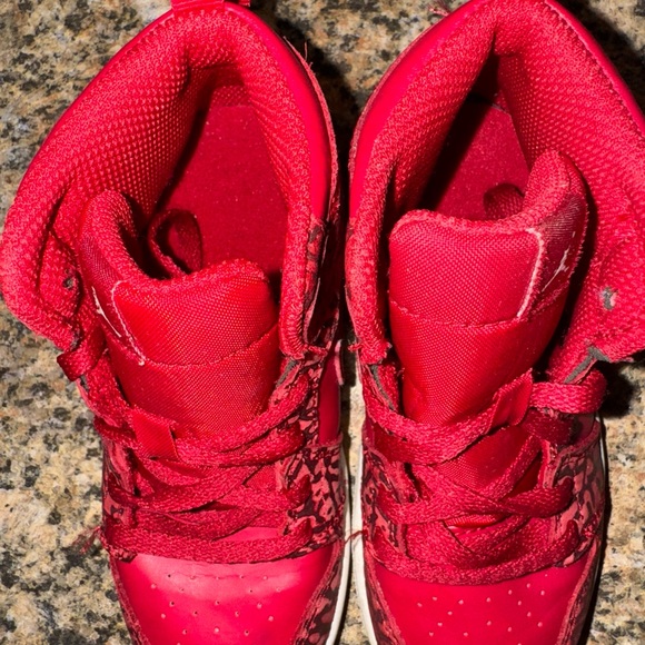 Air Jordan 1 High Retro GS BG GYM RED Elephant Print Red Toddlers 10C 826715-600 - Picture 4 of 10